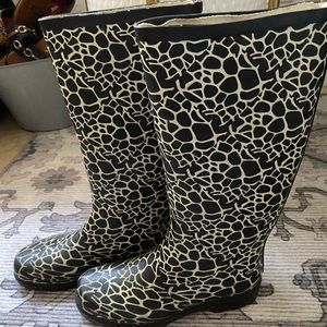 Rain boots